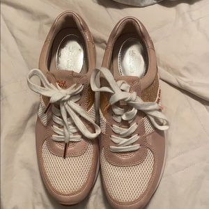 MK SHOES BRAND NEW OUT THE BOX .